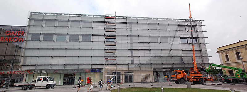 demontaż elewacji Galerii Krakowskiej